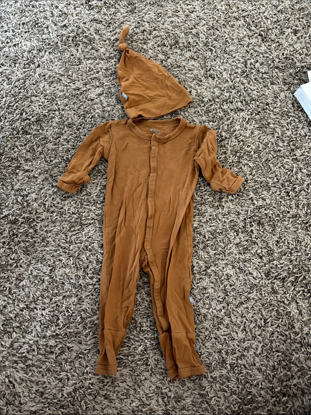 Kyte Baby Rust One-Piece Romper with Knot Hat